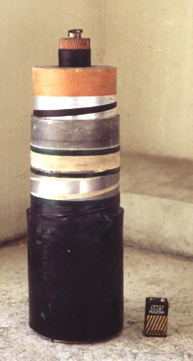 Echantillon de cble  huile Pirelli TMX GP-600 kV produit en France, en 1968, pour le compte d’EDF (Photo D. Depris)