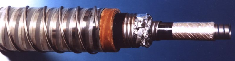 cble supraconducteur (SC) dvelopp aux Etats-Unis par Pirelli et AMSC (socit amricaine dont EDF est actionnaire). Il a t mis en exploitation ds 2000 dans la ville de Dtroit